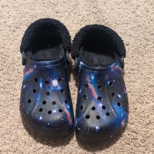 CROCS Kids Cosmic Print Slippers